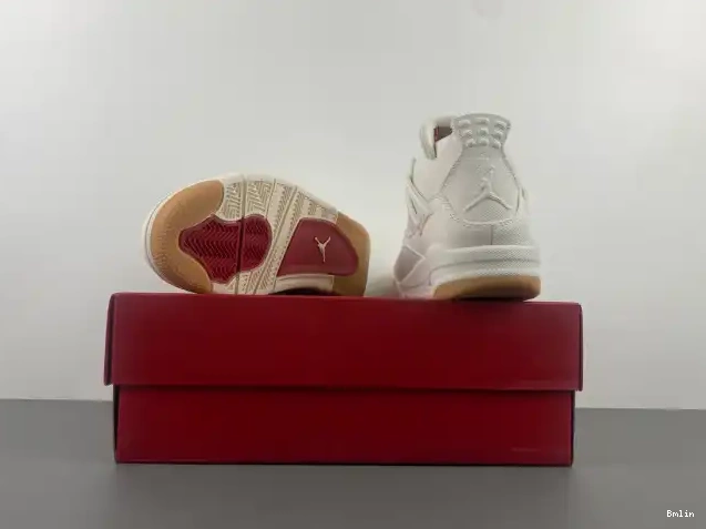 Bmlin Shoes Air Jordan 'White' 4 AO2571-100 x Levi's 0510